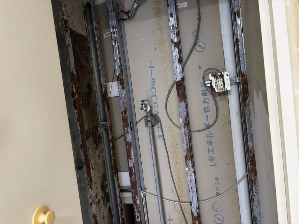 Demolition of the washing machine space