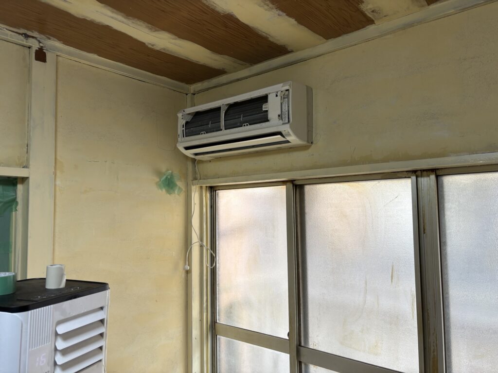 Mounting the indoor air conditioner unit onto the wall bracket