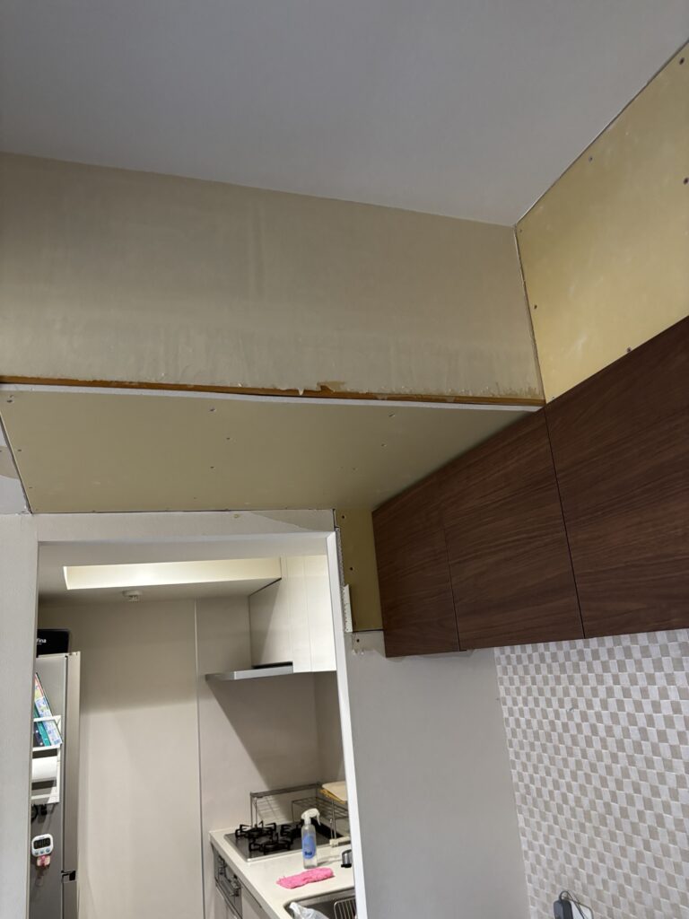 Beam corner before a plastic corner bead was installed prior to wallpaper installation.