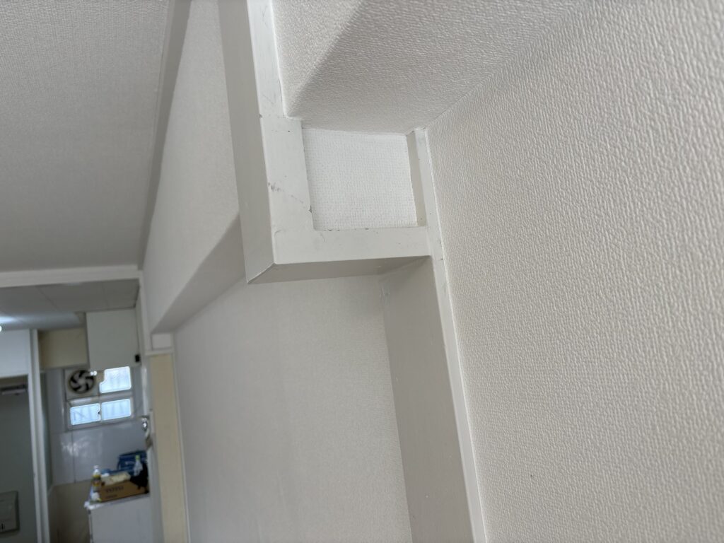 Wallpaper installed on a small 10 cm square area
